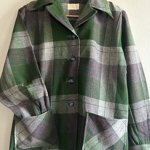 Pendleton 1950 Women Green and Brown Plaid Pea Coat. Sz Large. 100% Virgin Wool.